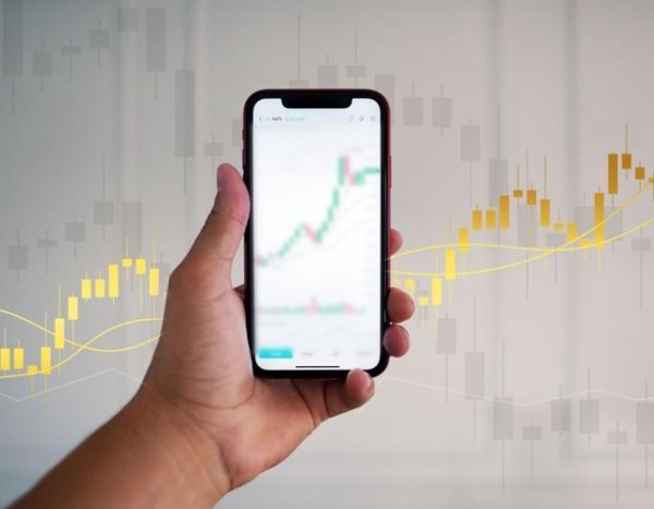 现货黄金拉升涨超1.2% 国际油价跳水