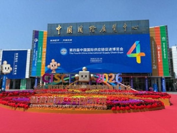 探访链博会“人工智能专区”：物理AI走向真实社会，AI电脑、AI眼镜“飞入寻常百姓家”｜聚焦链博会